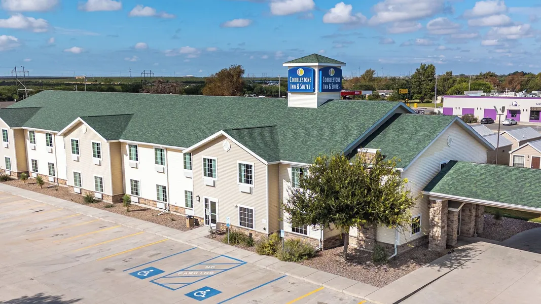 Cobblestone Inn & Suites – Big Lake hotel detail image 2