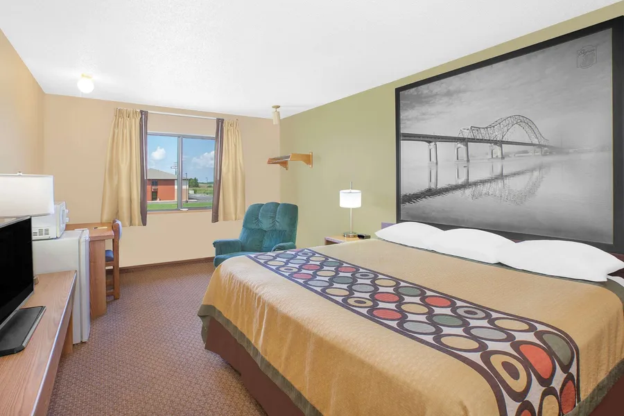 Super 8 by Wyndham Mt Pleasant hotel detail image 6