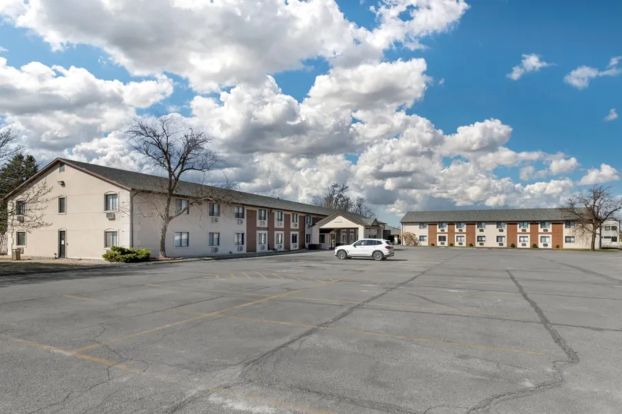 Quality Inn & Suites Ottumwa North hotel detail image 2