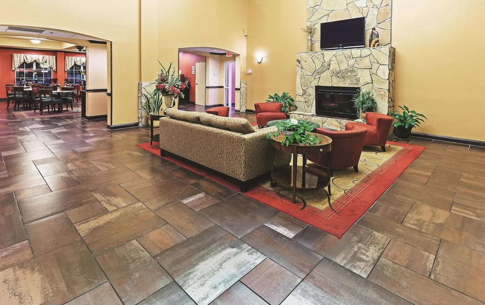 La Quinta Inn & Suites by Wyndham Eastland hotel detail image 6
