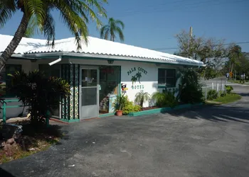 Palm Court Motel hotel thumbnail 2