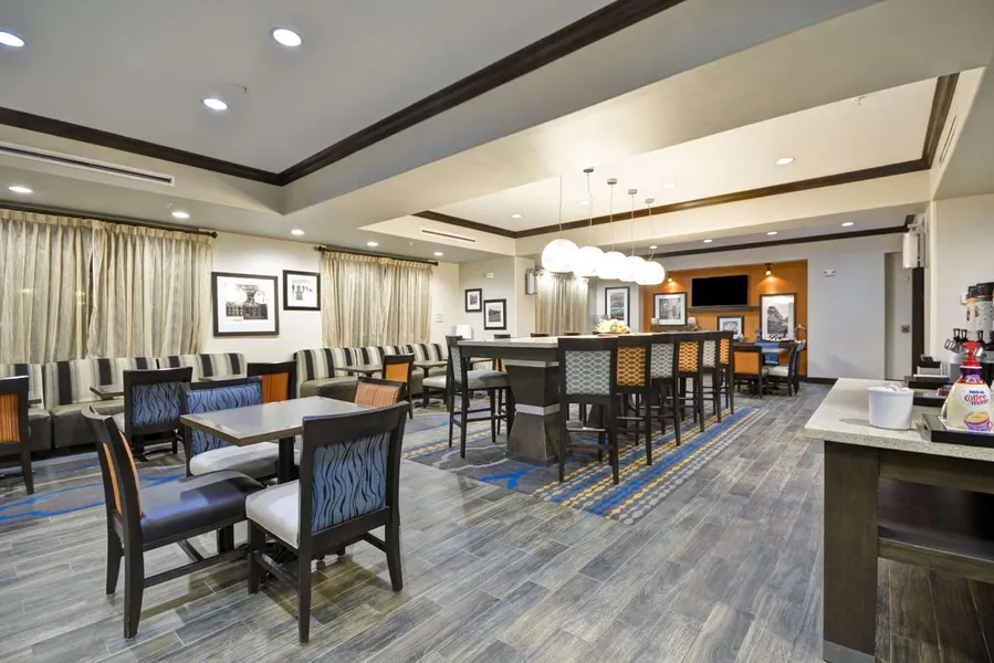 Hampton Inn Kenedy hotel detail image 6