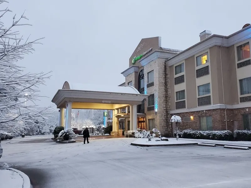Holiday Inn Express and Suites Henderson by IHG hotel detail image 2