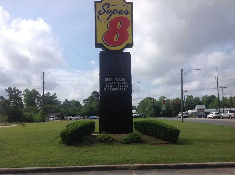 Super 8 by Wyndham Jasper TX hotel detail image 2