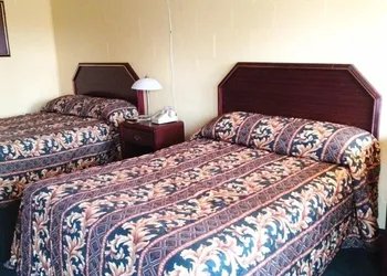 Holiday Motel Hugo, OK hotel thumbnail 4