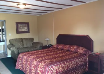Holiday Motel Hugo, OK hotel thumbnail 6