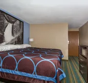 Super 8 by Wyndham Douglas hotel detail image 7