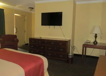 Travelodge by Wyndham Stratton hotel thumbnail 5