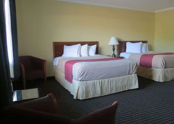 Travelodge by Wyndham Stratton hotel thumbnail 8