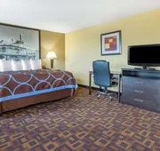 Super 8 by Wyndham Decorah hotel detail image 7