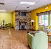 Econo Lodge Inn & Suites Newton hotel detail image 5
