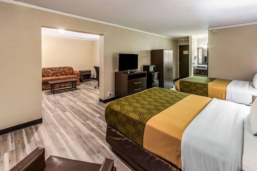 Econo Lodge Inn & Suites Newton hotel detail image 6