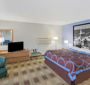 Super 8 by Wyndham Toledo hotel detail image 7