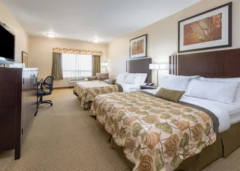 Ramada by Wyndham Wainwright hotel thumbnail 7