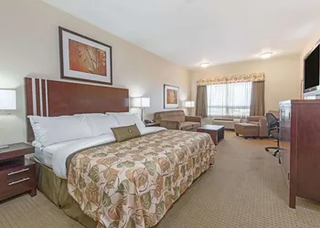 Ramada by Wyndham Wainwright hotel thumbnail 6