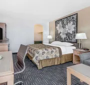 Super 8 by Wyndham Stettler hotel detail image 5