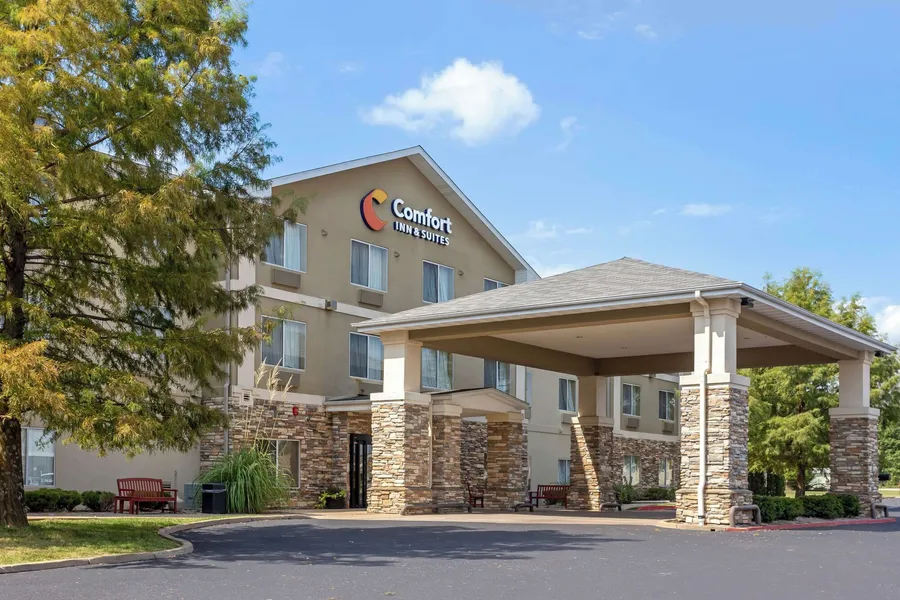 Comfort Inn & Suites Pittsburg KS hotel detail image 2
