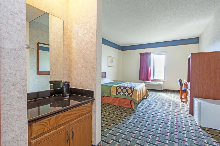 Super 8 by Wyndham Atchison hotel detail image 6