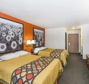 Super 8 by Wyndham Holton hotel detail image 7