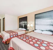 Super 8 by Wyndham Lebanon hotel detail image 4