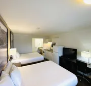 Super 8 by Wyndham 100 Mile House hotel detail image 7
