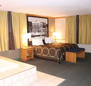 Super 8 by Wyndham Sheldon hotel detail image 7