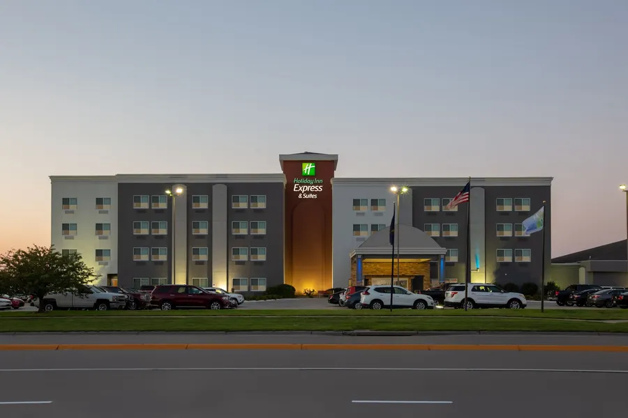 Holiday Inn Express Hotel & Suites Columbus by IHG hotel detail image 2