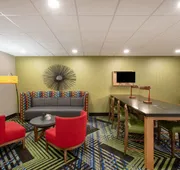 Holiday Inn Express Hotel & Suites Columbus by IHG hotel detail image 5