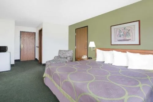 Super 8 by Wyndham Chillicothe hotel detail image 2