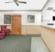 Super 8 by Wyndham Chillicothe hotel detail image 4