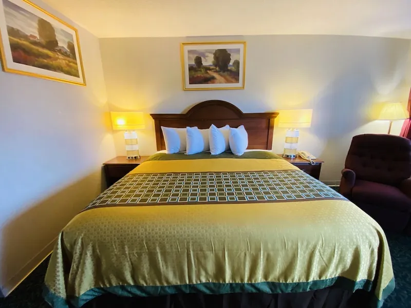 Harrisonville Inn & Suites hotel detail image 2