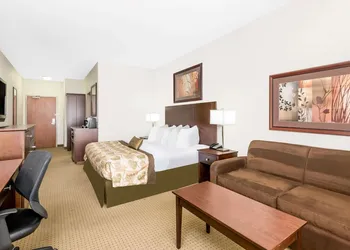 Ramada by Wyndham Olds hotel thumbnail 8