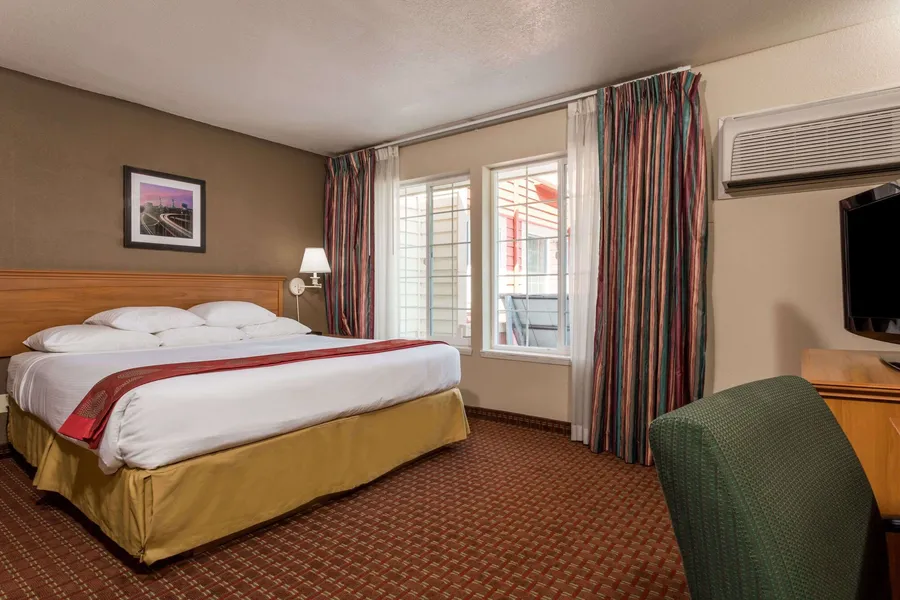 Ramada by Wyndham Portland hotel detail image 6