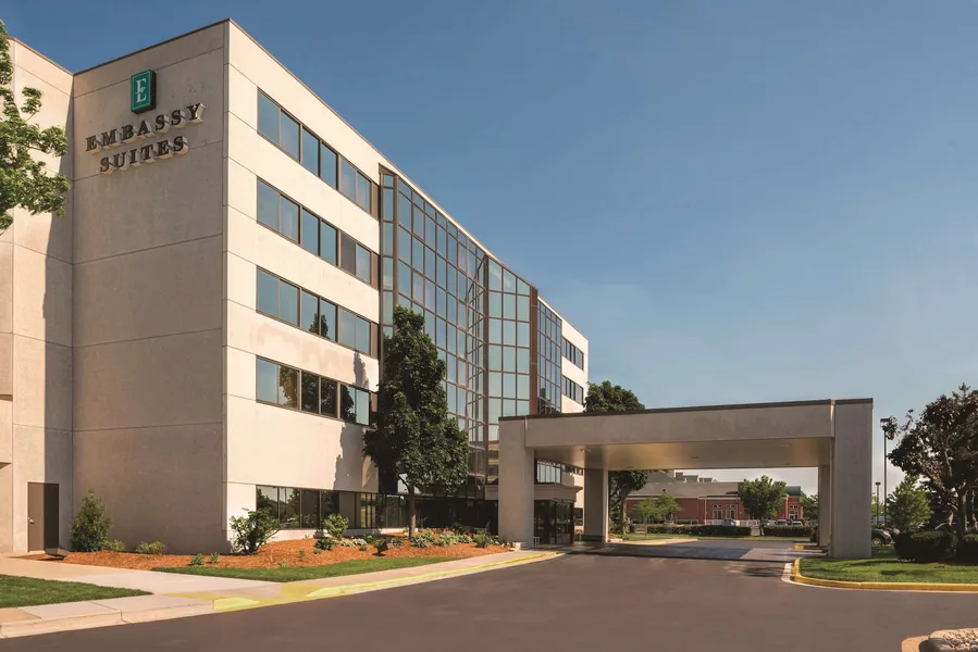Embassy Suites by Hilton Milwaukee Brookfield hotel detail image 2