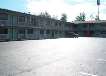 Americas Best Value Inn & Suites Macon at Eisenhower Pkwy hotel thumbnail 2