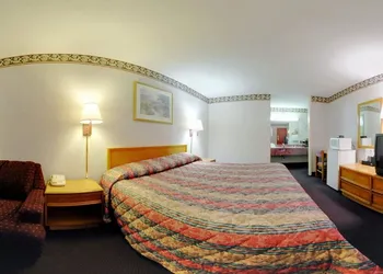 Americas Best Value Inn & Suites Macon at Eisenhower Pkwy hotel thumbnail 7
