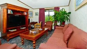 M Star Hotel Covington hotel thumbnail 2