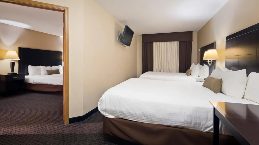 Best Western Lakewinds hotel detail image 2