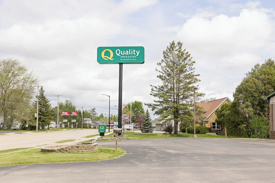Quality Inn & Suites Marinette hotel detail image 2