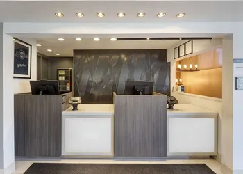 Best Western PLUS Milwaukee West hotel thumbnail 5