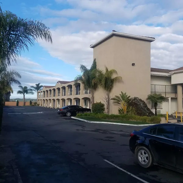 SureStay Hotel by Best Western Hollister hotel detail image 2