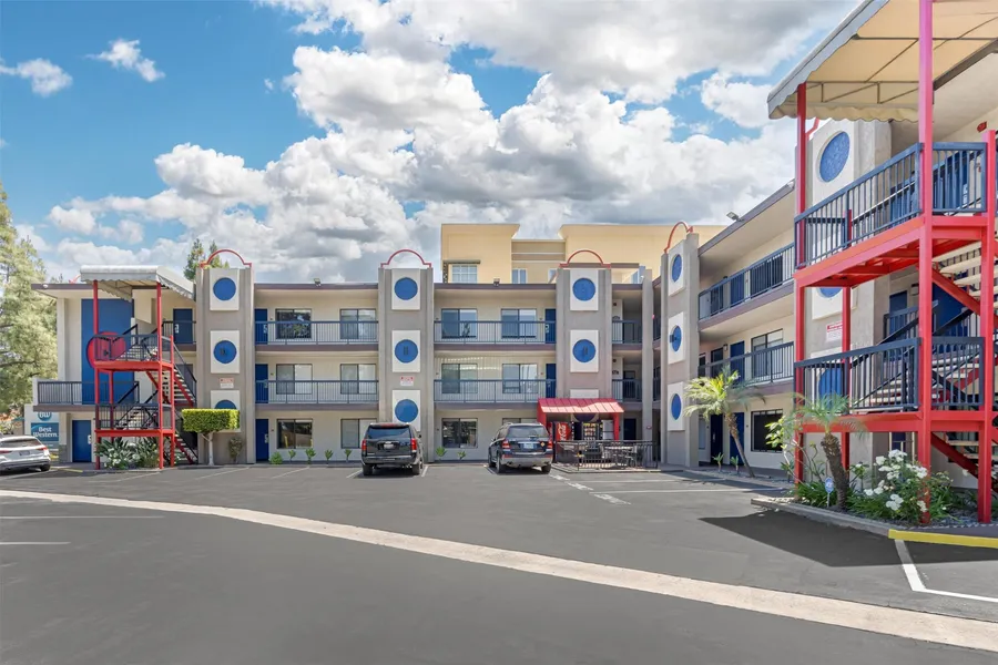 Best Western Courtesy Hotel - Anaheim Resort Amusement Park hotel detail image 2