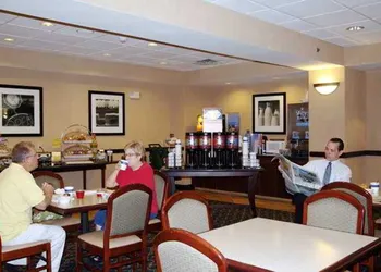 Hampton Inn Maysville hotel thumbnail 4
