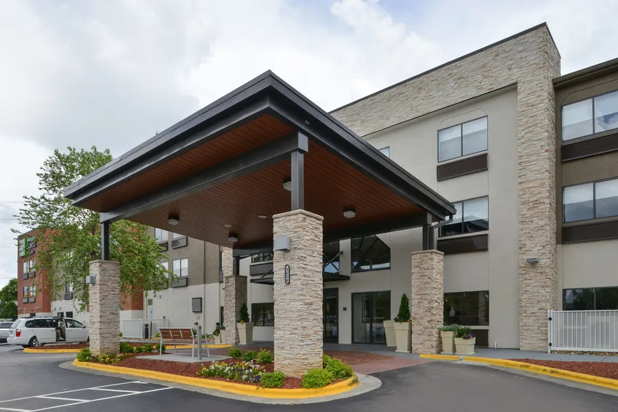Holiday Inn Express & Suites Raleigh NE - Medical Ctr Area by IHG hotel detail image 2