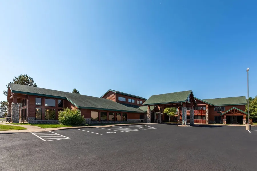Shell Lake Lodge, a Travelodge by Wyndham hotel detail image 2