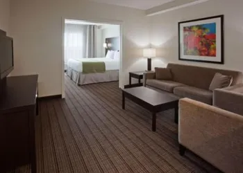 Holiday Inn Express & Suites New Liskeard By IHG hotel thumbnail 8