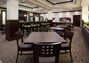 Holiday Inn Express & Suites New Liskeard By IHG hotel thumbnail 3
