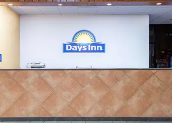 Days Inn by Wyndham Altus hotel thumbnail 2
