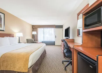 Days Inn by Wyndham Altus hotel thumbnail 4