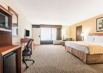 Days Inn by Wyndham Altus hotel thumbnail 5